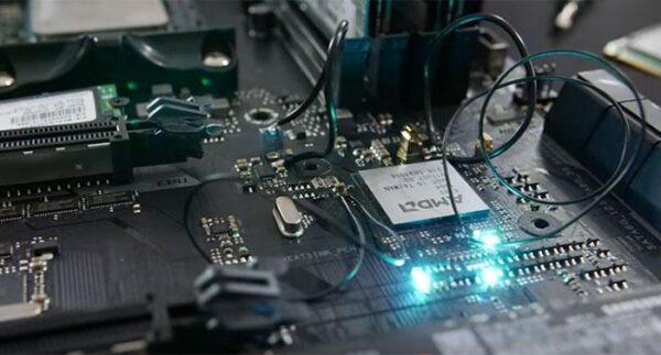 Тестер der8auer проверяет энергопотребление чипсета AMD X570